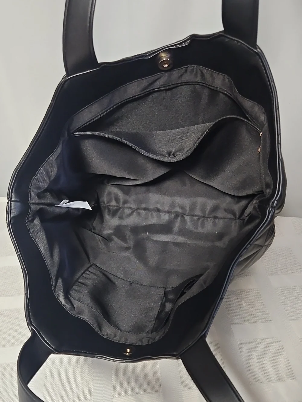 A New Day Quilted Shoulder Bag - Picture 6 of 6